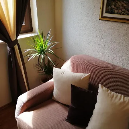 Christian Apartment *